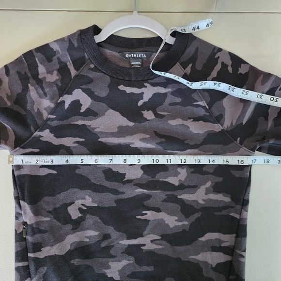 Athleta Triumph Camo Crewneck Sweatshirt Thumb Holes Black Gray XXS - Picture 7 of 12